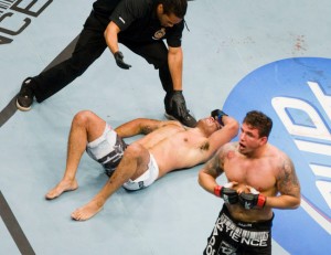 1322819700299_ORIGINAL - MyMMANews Frank Mir walks away after snappy Antonio "Minotauro" Nogueira's arm