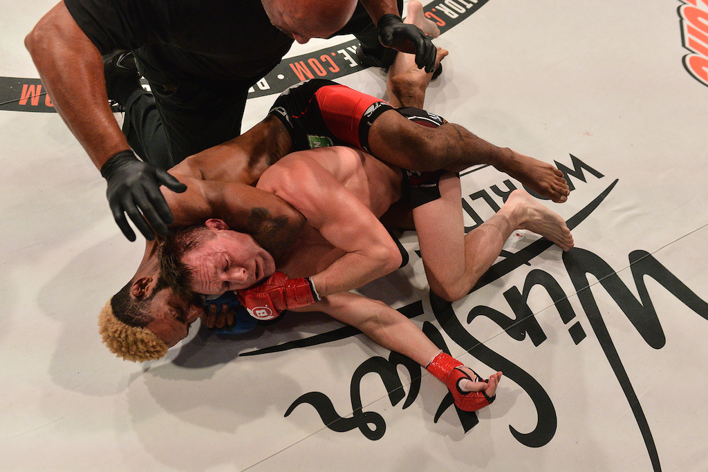 caldwell - MyMMANews Darrion Caldwell chokes out Joe Warren